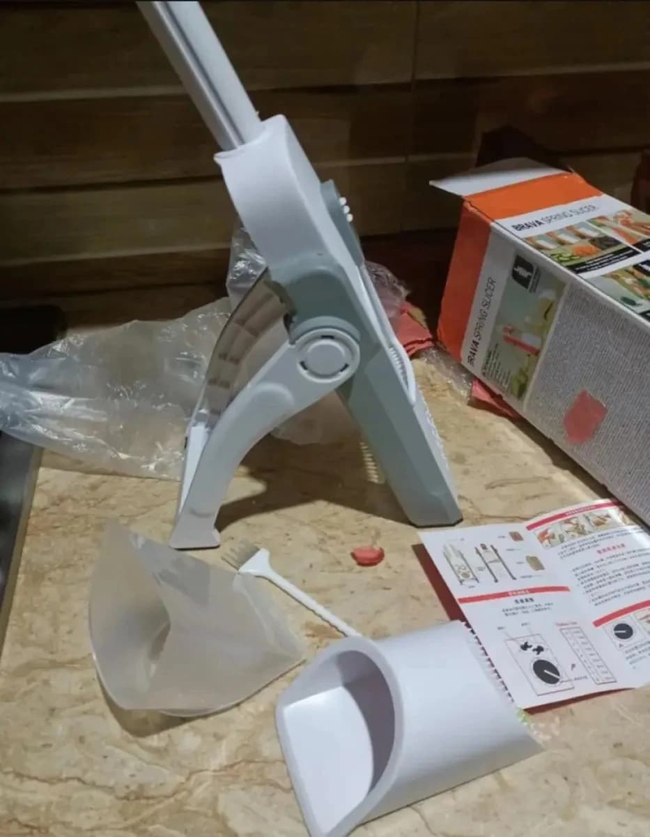 Adjustable Mandoline Vegetable Slicer thumbnail 4