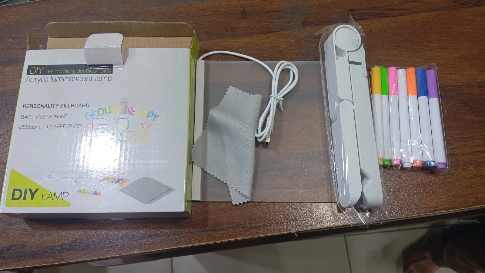 LED Acrylic Writing Board with 7 Markers, 15cm thumbnail 4