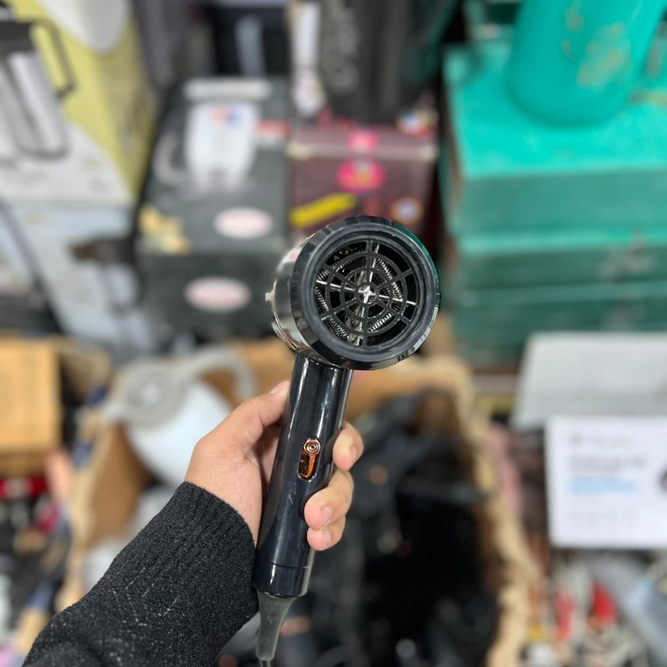 REMINGTON Hair Dryer RE-669 (1200W) - Hot & Cold Fast Dry in Pakistan